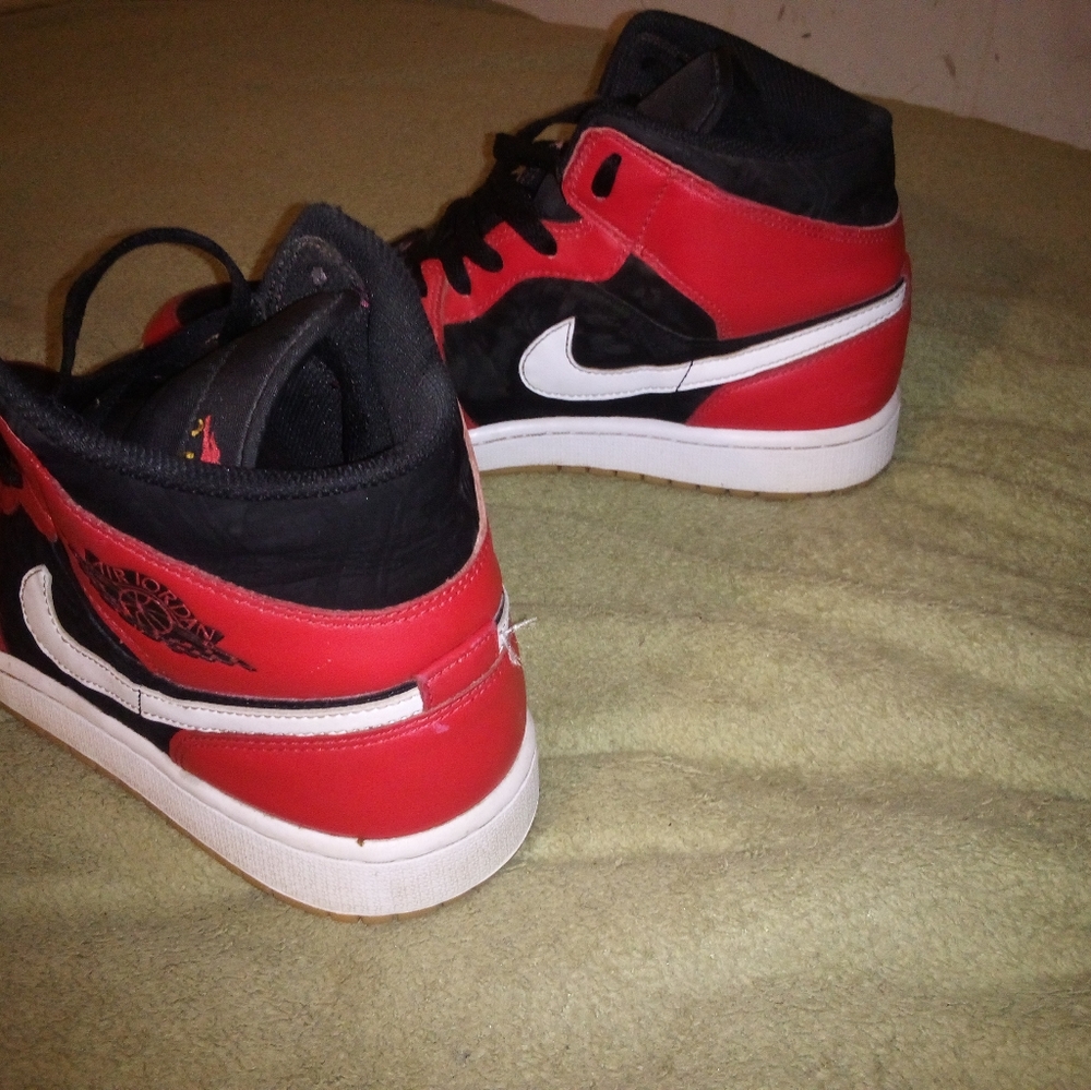 10.5 air Jordan with gum bottom sole